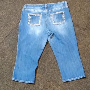 Women's size 20 Maurices Blue jeans
